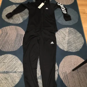 adidas tracksuit small - Image 2