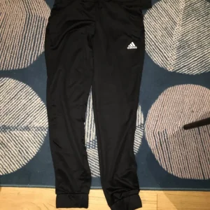 adidas tracksuit small - Image 4