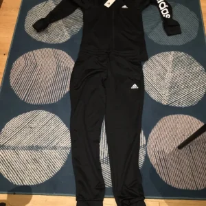adidas tracksuit small - Image 5