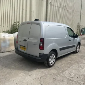 Peugeot Partner Panel Van 2019 Manual 1560cc - Image 2