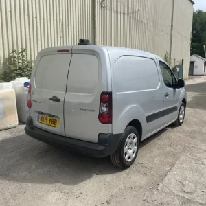 Peugeot Partner Panel Van 2019 Manual 1560cc - Image 4