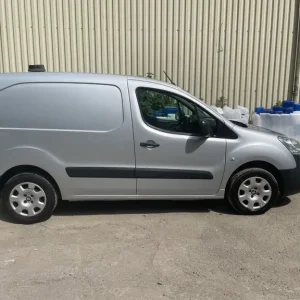 Peugeot Partner Panel Van 2019 Manual 1560cc - Image 7