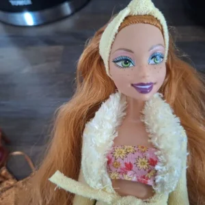 My Scene Kenzie bath doll with clothes and shoes - Image 2