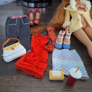 My Scene Kenzie bath doll with clothes and shoes - Image 3