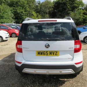 2015 Skoda Yeti 2.0 TDI CR SE Business 5-door Hatchback Diesel Manual - Image 7