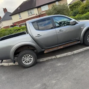 Mitsubishi L200 2014 Manual 2477cc - Image 2
