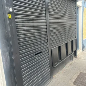 Commercial shop with on-street access - Image 5