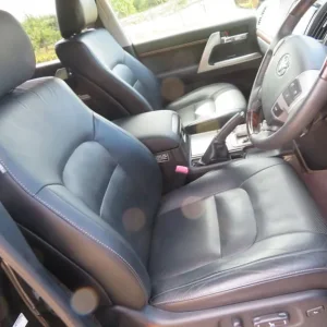 Toyota Land Cruiser Amazon ZX 4.6L V8 2014 8-Seater - Image 3