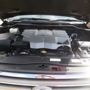 Toyota Land Cruiser Amazon ZX 4.6L V8 2014 8-Seater - Image 5