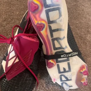 Football boots - Image 2