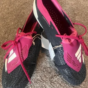 Football boots - Image 3