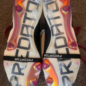 Football boots - Image 7