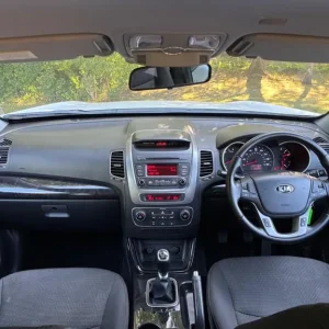 2014 Kia Sorento 2.2 CRDi KX-1 AWD Estate Diesel Manual - Image 3