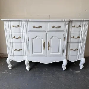 White French solid wood carved dresser with 8 drawers and gold fittings - Image 7