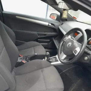 Vauxhall Astra 2006 1.6 litre hatchback manual - Image 6