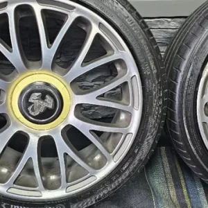 Fiat 500 17-inch alloy wheels with 4 tyres - Image 5