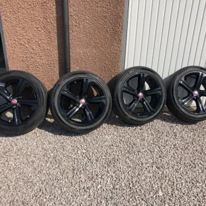 Jaguar F-Pace 20" Alloy Rims with Matching Tyres