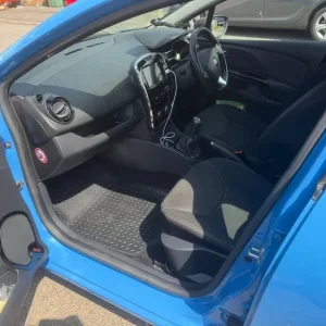 Renault Clio hatchback 2013 manual 5-door - Image 2