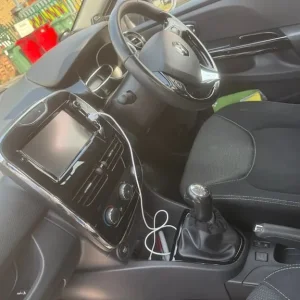 Renault Clio hatchback 2013 manual 5-door - Image 6