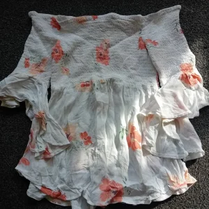 Bundle of clothes - Image 4