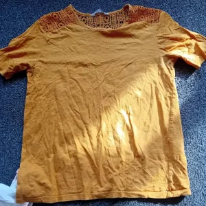 Bundle of clothes - Image 6