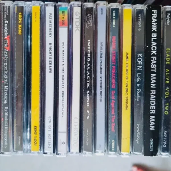 BOX OF 82 CD'S – INDIE, ROCK, RAGGAE
