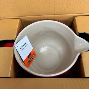 Le Creuset Red Ceramic Mixing Bowl 2L - Image 3