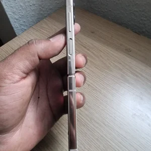 Samsung Galaxy Flip 4 128GB Unlocked 5G - Image 5