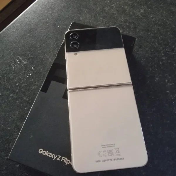Samsung Galaxy Flip 4 128GB Unlocked 5G