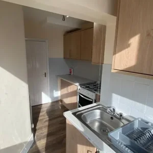 3 Bed Mid-Terrace House in Holbrooks - Image 5