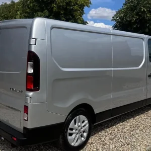 2017 Renault Trafic 1.6 dCi 125bhp Sport Nav Euro 6 - Image 2