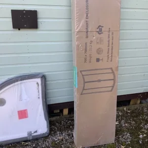 Shower screen and tray
