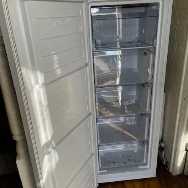BEKO UPRIGHT FREEZER