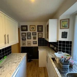 3-bedroom townhouse on Academy Road - Image 3