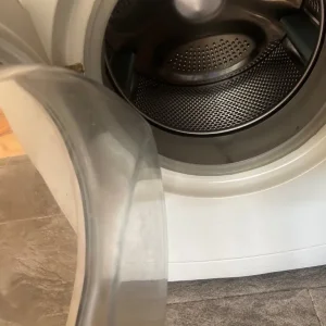 Washing and spinning machine - Image 2