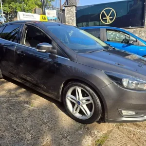 2017 Ford Focus 1.0T EcoBoost Zetec Edition 5-door hatchback - Image 3