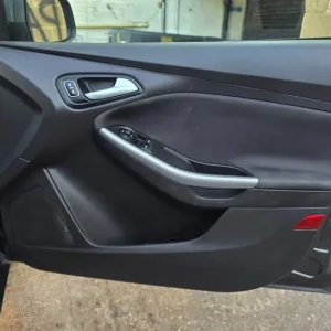 2017 Ford Focus 1.0T EcoBoost Zetec Edition 5-door hatchback - Image 8