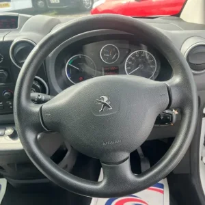 2019 Peugeot Partner 636 SE 67 Van Electric Automatic - Image 4