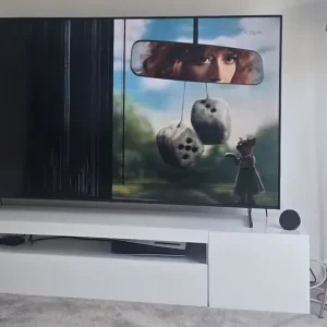 Hisense 75 inch TV - Broken screen - Image 3