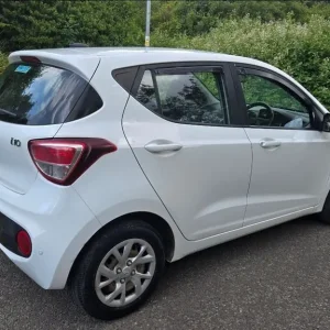 Hyundai I10 2018 1.0L Manual 5-door white hatchback - Image 2