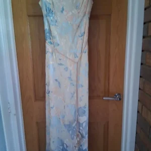 Ladies Fenwright Manson calf length dress with matching scarf - Image 6