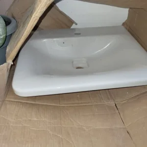 Ideal Standard white Wash Basin with waste cover - Image 2