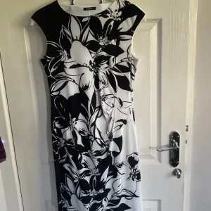 Off-white and black flower dress with side pleat