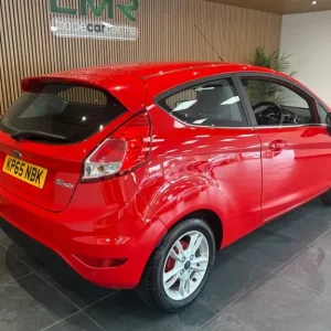 FORD FIESTA 1.3 ZETEC 2015 - Image 6