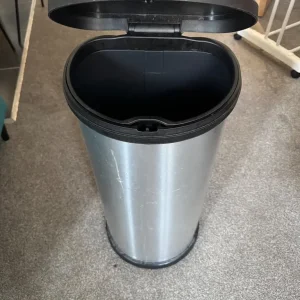 Curver 40L bin - Image 2