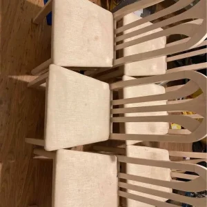 Table & chairs - Image 2