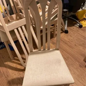Table & chairs - Image 3