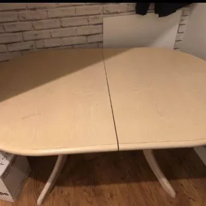 Table & chairs
