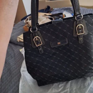 Large Tommy Hilfiger Bag - Image 3
