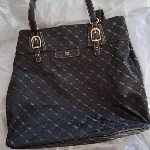 Large Tommy Hilfiger Bag - Image 6